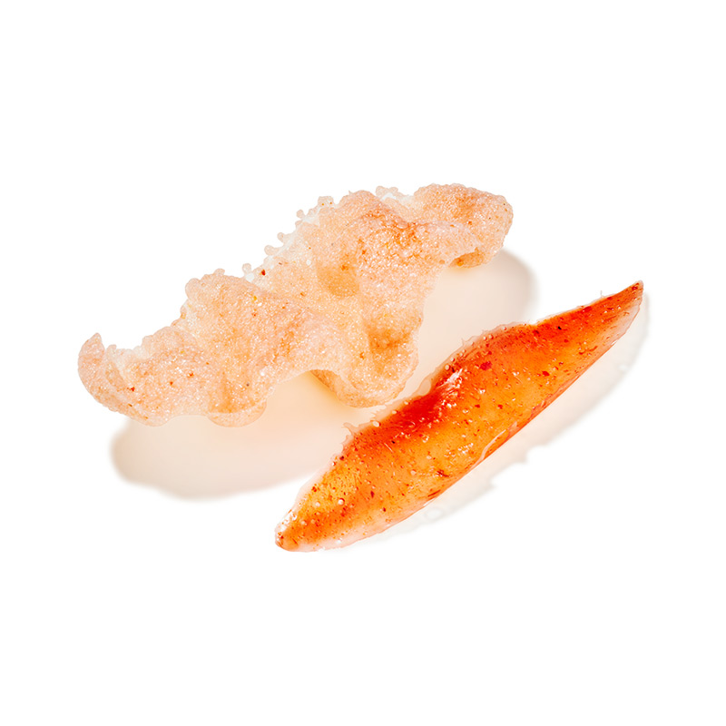 Kroepoek mit rotem Curry ungebacken