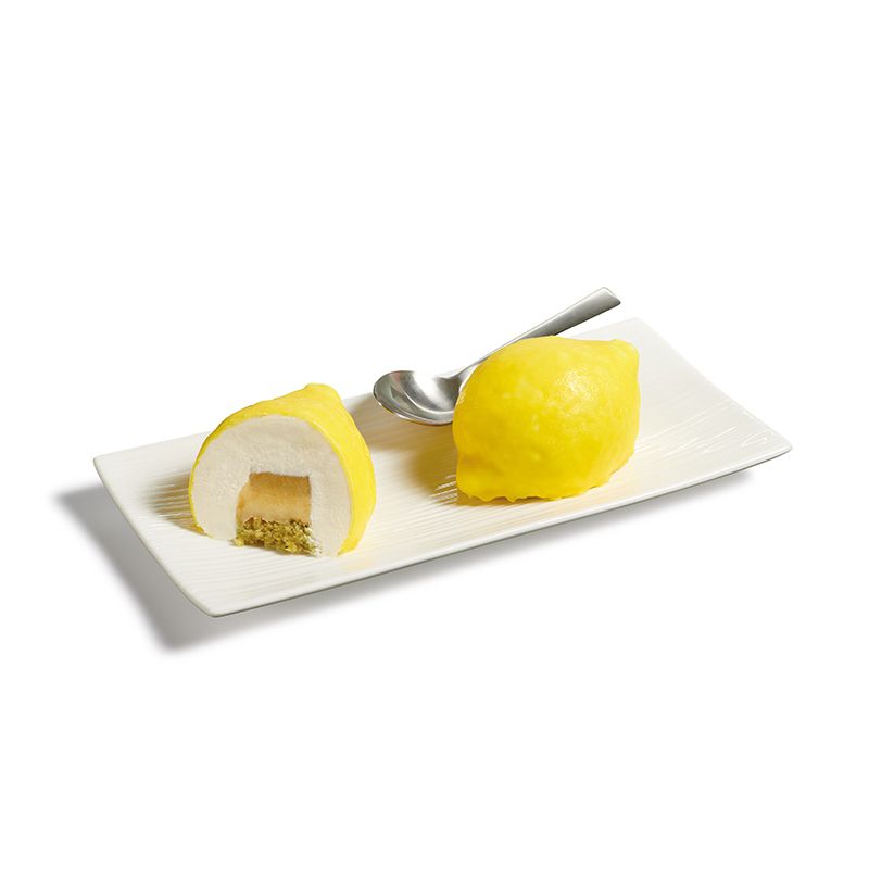 Citron avec mousse de citron et biscuit de pistache